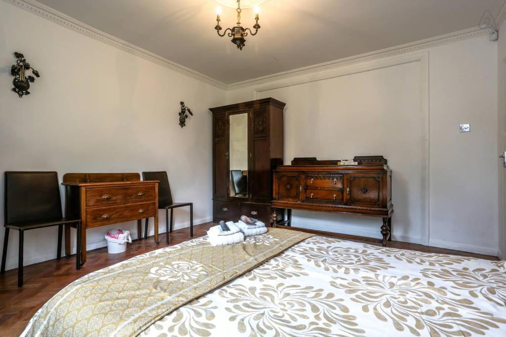 Oyo Guest House Ellipse Whetstone Buitenkant foto