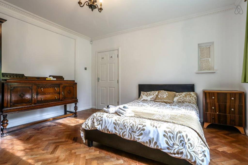 Oyo Guest House Ellipse Whetstone Buitenkant foto