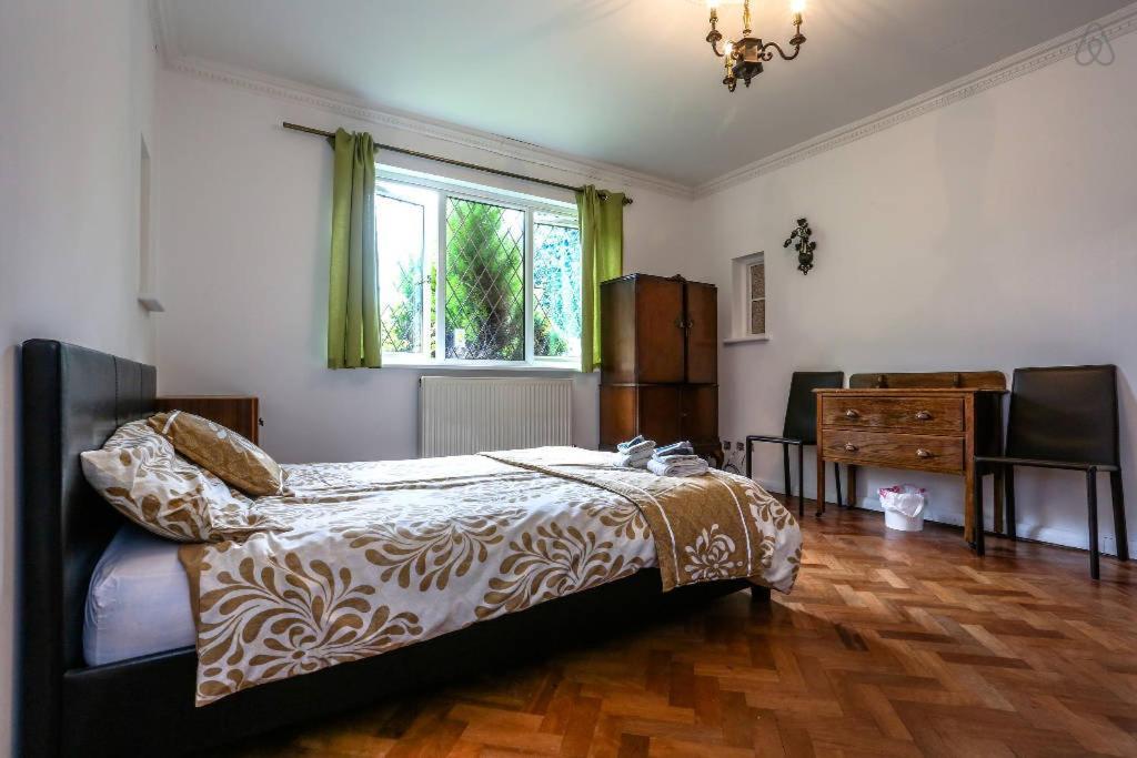 Oyo Guest House Ellipse Whetstone Buitenkant foto