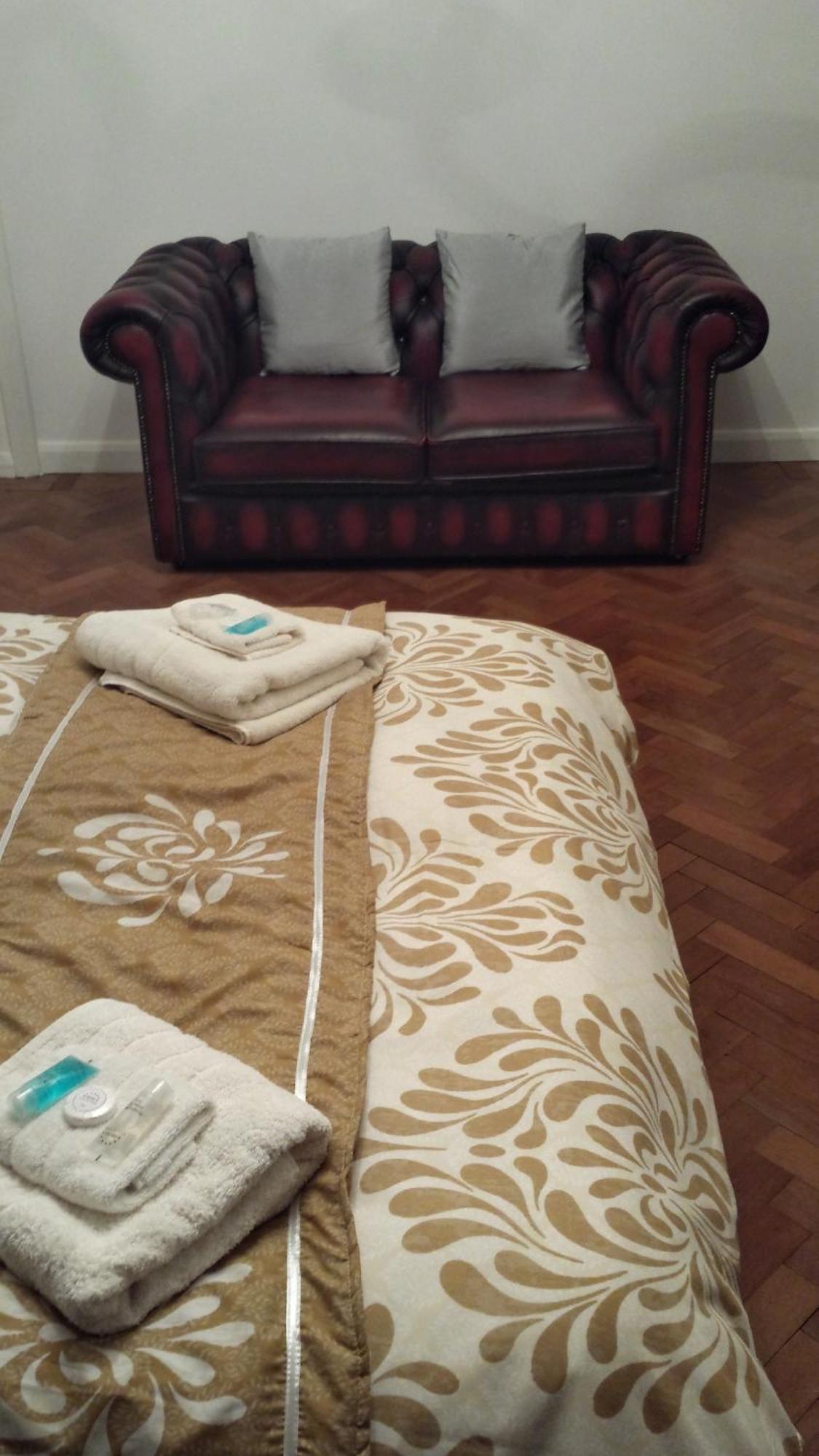 Oyo Guest House Ellipse Whetstone Buitenkant foto